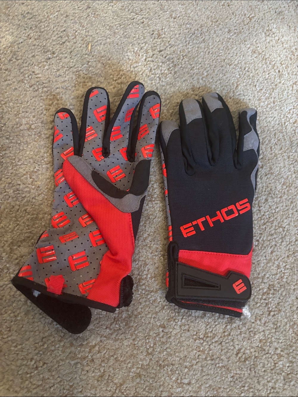 ETHOS bike /workout gloves women’s small